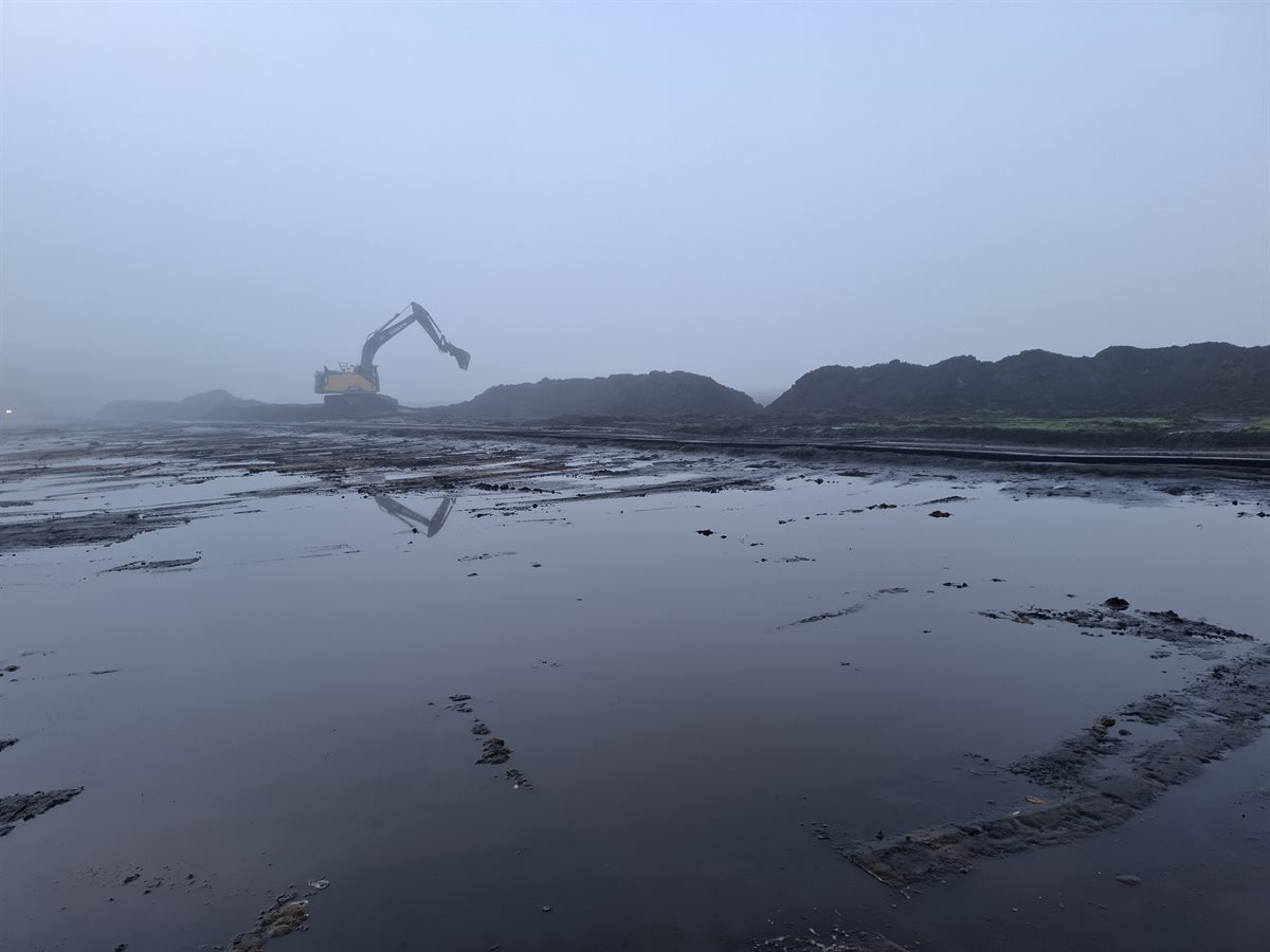 nat en mistig najaar